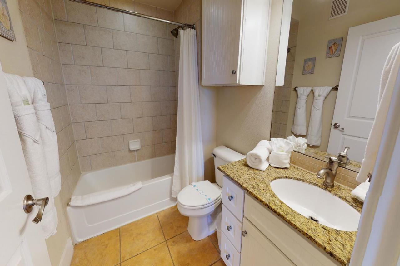 Ocean Breeze Apartment Galveston Exterior photo